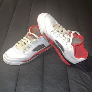 Air Jordan 5 Retro Low Fire Red, Size 6.5 (GS)